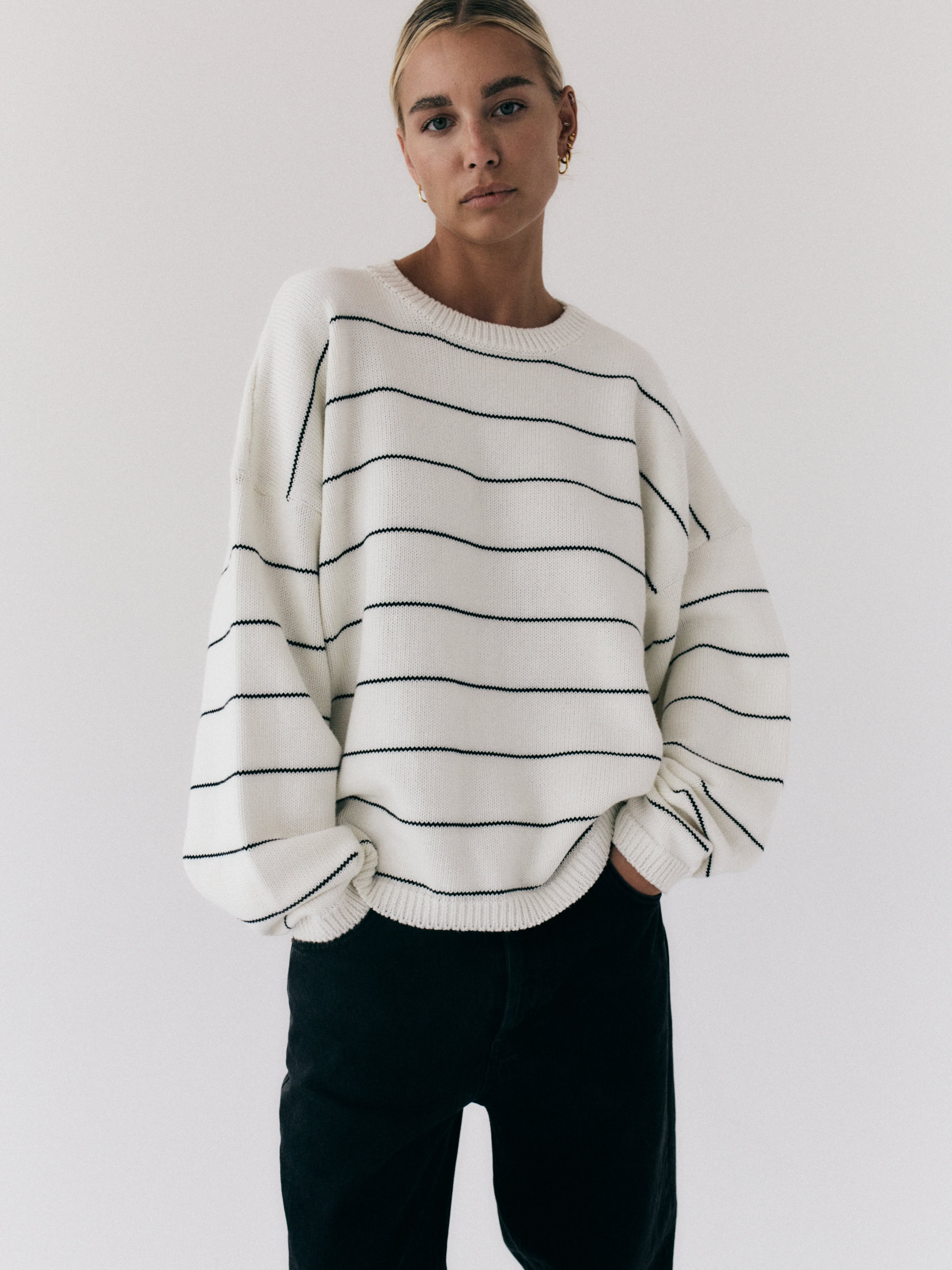 Sweter Oversize Conscious Stories Striped Off White Black 10